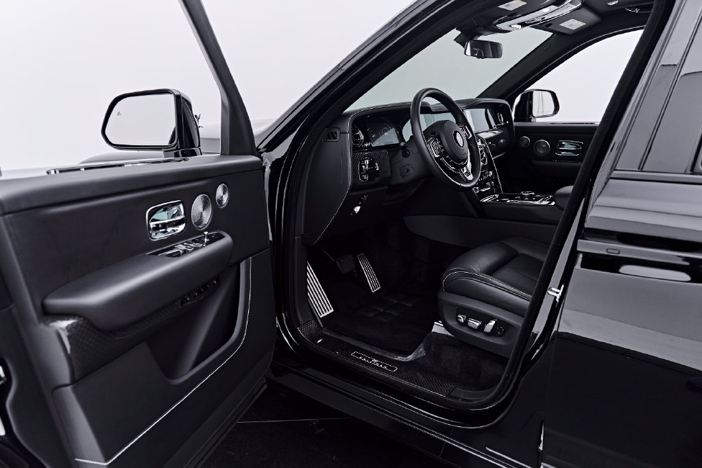 Used 2025 Rolls-Royce Cullinan Black Badge AWD/4WD image 42