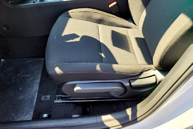 New 2027 Hyundai Kona SE FWD image 11
