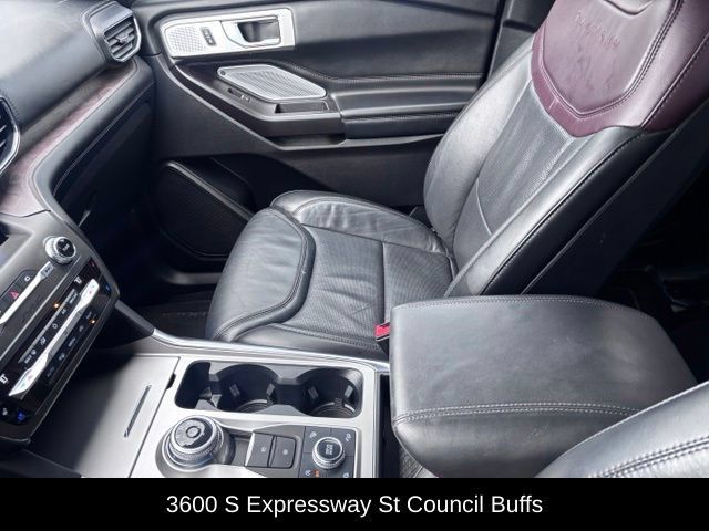 Used 2020 Ford Explorer Platinum w/ Premium Technology Package AWD/4WD image 38