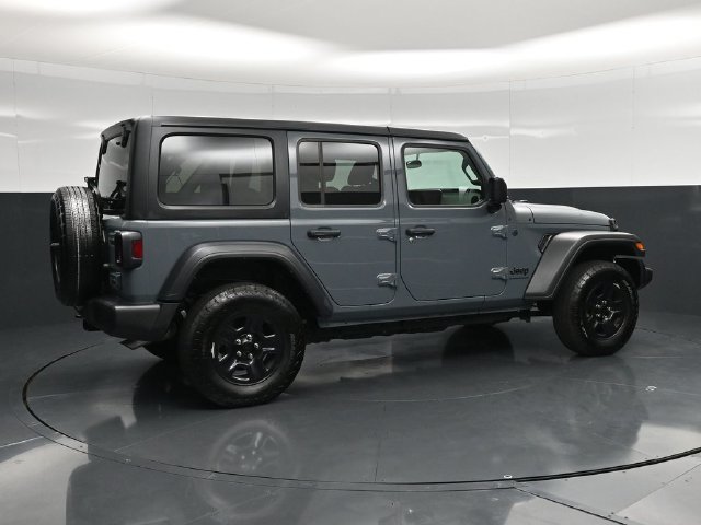 Used 2024 Jeep Wrangler Unlimited Sport AWD/4WD image 2