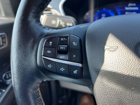 Used 2020 Ford Escape Titanium image 29