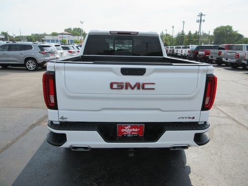 Used 2022 GMC Sierra 1500 AT4 w/ AT4 Preferred Package AWD/4WD image 7