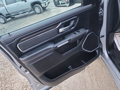 Used 2025 RAM 1500 Laramie AWD/4WD image 31