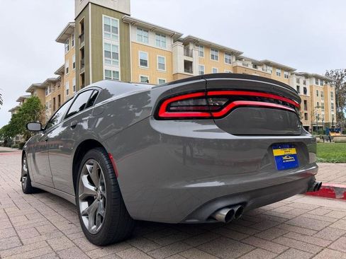 Used 2017 Dodge Charger R/T w/ Navigation & Travel Group RWD image 11