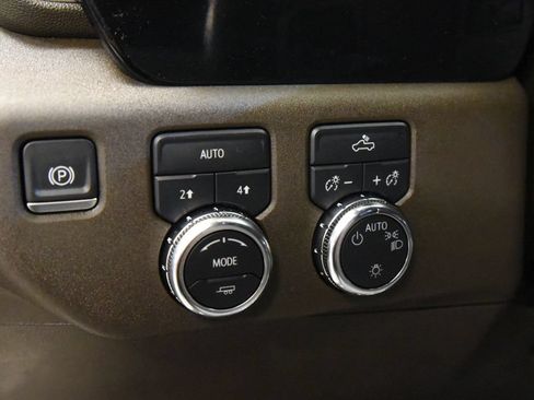 Used 2023 GMC Sierra 1500 SLE AWD/4WD image 18