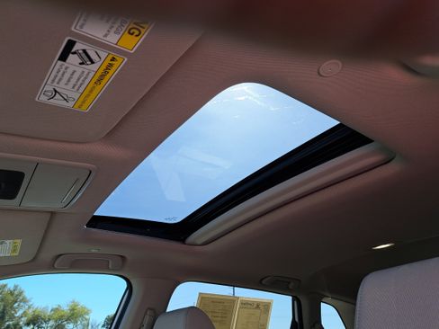 Used 2024 Honda CR-V EX image 19