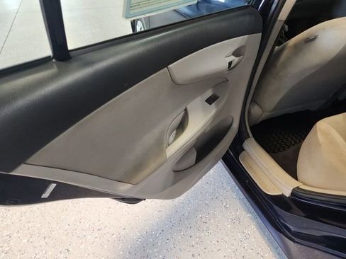 Used 2013 Toyota Corolla L FWD image 12