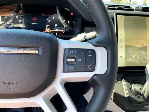 New 2026 Land Rover Defender 110 X-Dynamic SE image 18