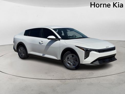 New 2026 Kia K4 FWD image 2