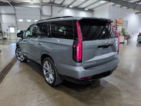 Used 2025 Cadillac Escalade Sport Platinum w/ LPO, Floor Liner Package AWD/4WD image 4