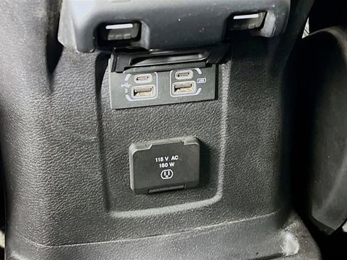 Used 2019 Jeep Wrangler Unlimited Rubicon w/ LED Lighting Group AWD/4WD image 33