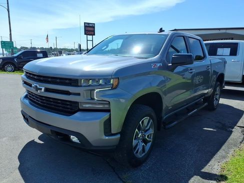 Used 2021 Chevrolet Silverado 1500 RST w/ Convenience Package II AWD/4WD image 3