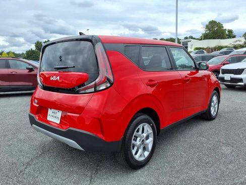 New 2025 Kia Soul S image 4