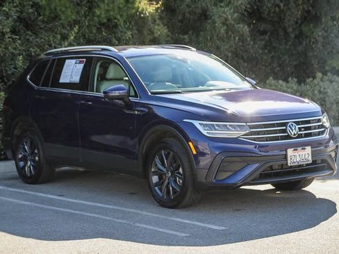 Used 2022 Volkswagen Tiguan SE image 3