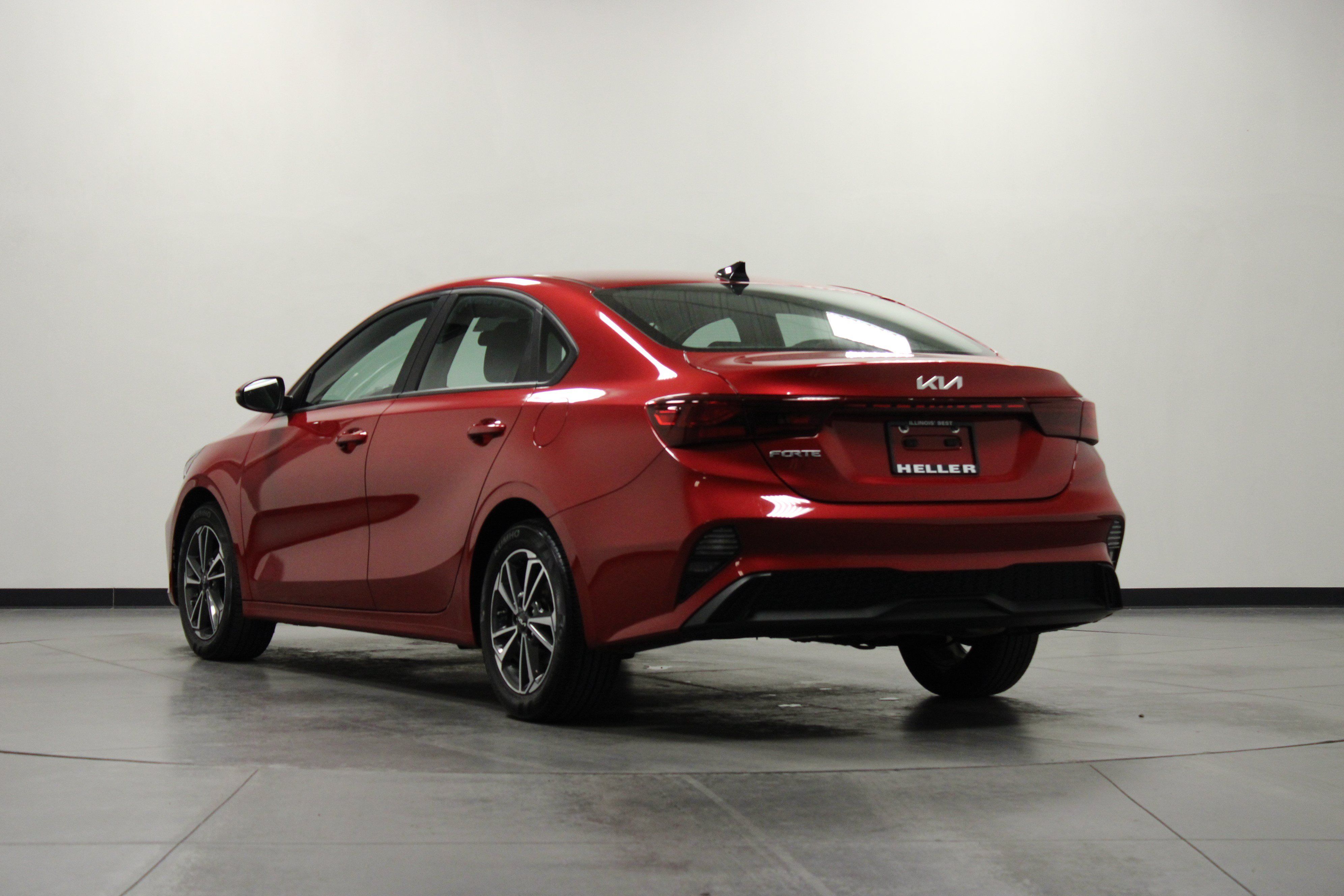 Used 2023 Kia Forte LXS w/ LXS Technology Package FWD image 6