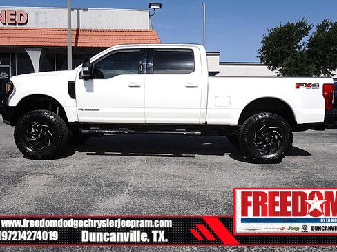 Used 2019 Ford F250 Lariat w/ Lariat Ultimate Package AWD/4WD image 2