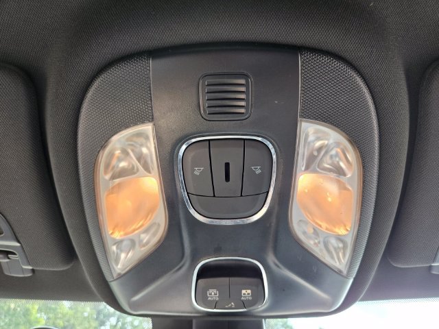 Used 2024 Jeep Compass Latitude w/ Sun and Sound Group AWD/4WD image 29