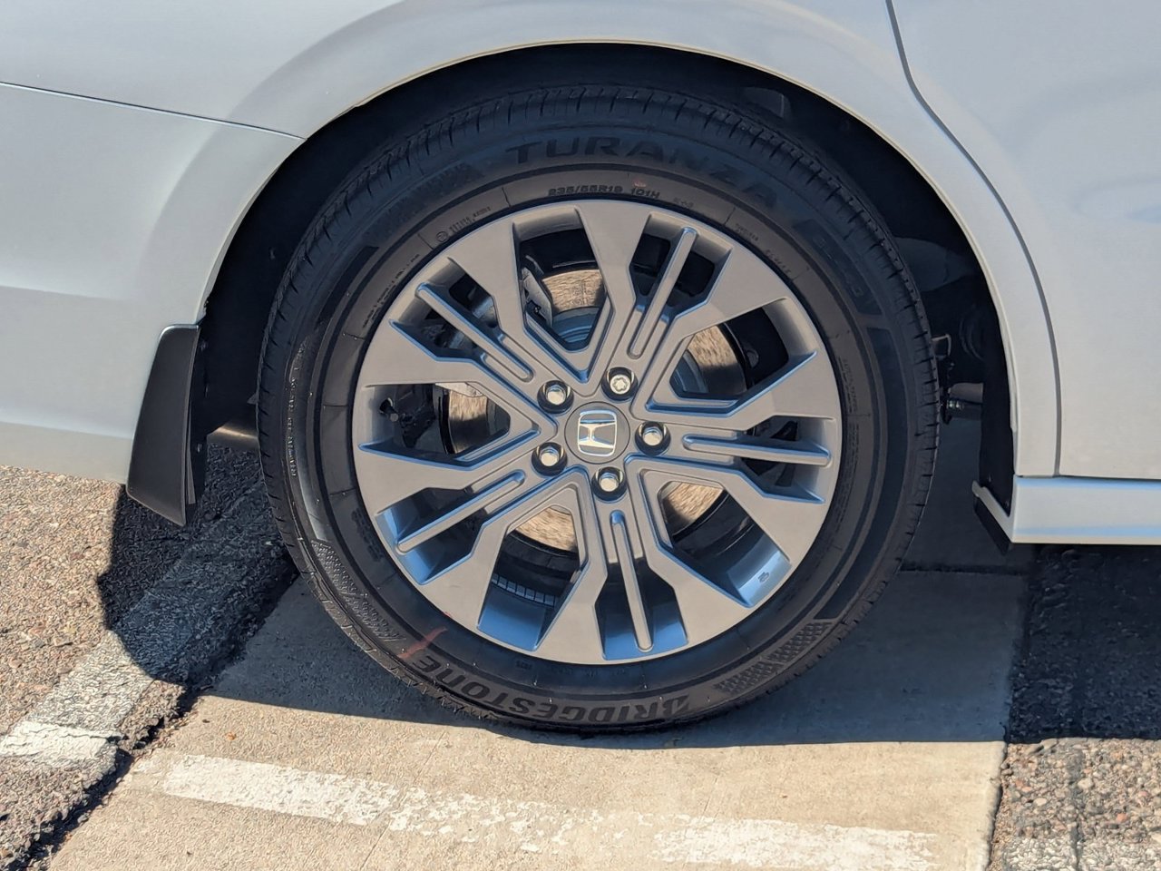 New 2027 Honda Odyssey Touring image 5