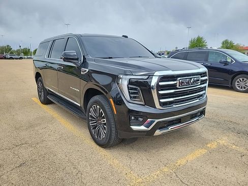 Used 2025 GMC Yukon XL Elevation w/ Technology Package AWD/4WD image 1