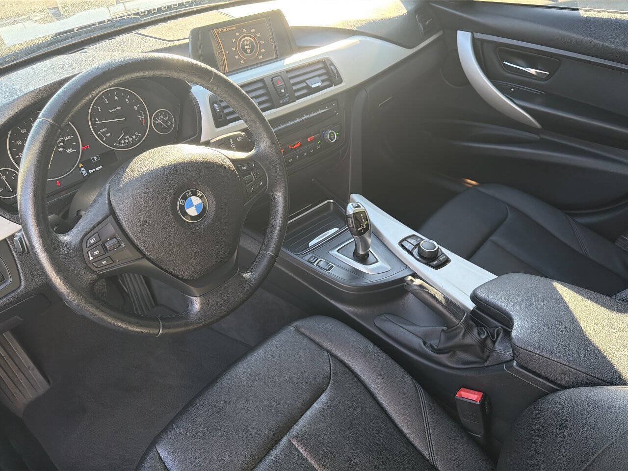 Used 2014 BMW 320i Sedan RWD image 27
