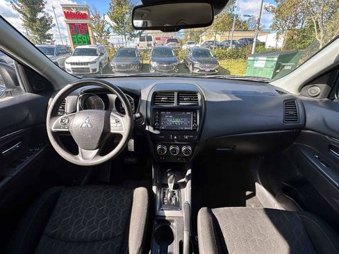 Used 2021 Mitsubishi Outlander Sport ES FWD image 14