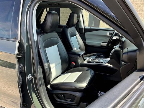 Certified 2022 Ford Explorer XLT w/ Equipment Group 202A image 7