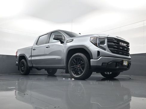 Used 2025 GMC Sierra 1500 Elevation w/ Preferred Package image 23