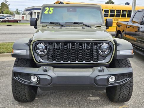 Used 2025 Jeep Wrangler Willys image 4