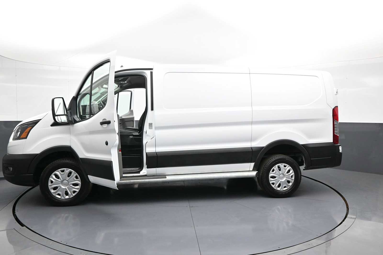 Used 2025 Ford Transit 250 Low Roof w/ Exterior Upgrade Package RWD image 47