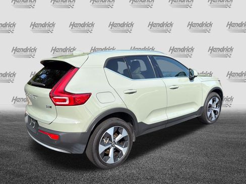 Certified 2023 Volvo XC40 B5 Plus AWD/4WD image 10
