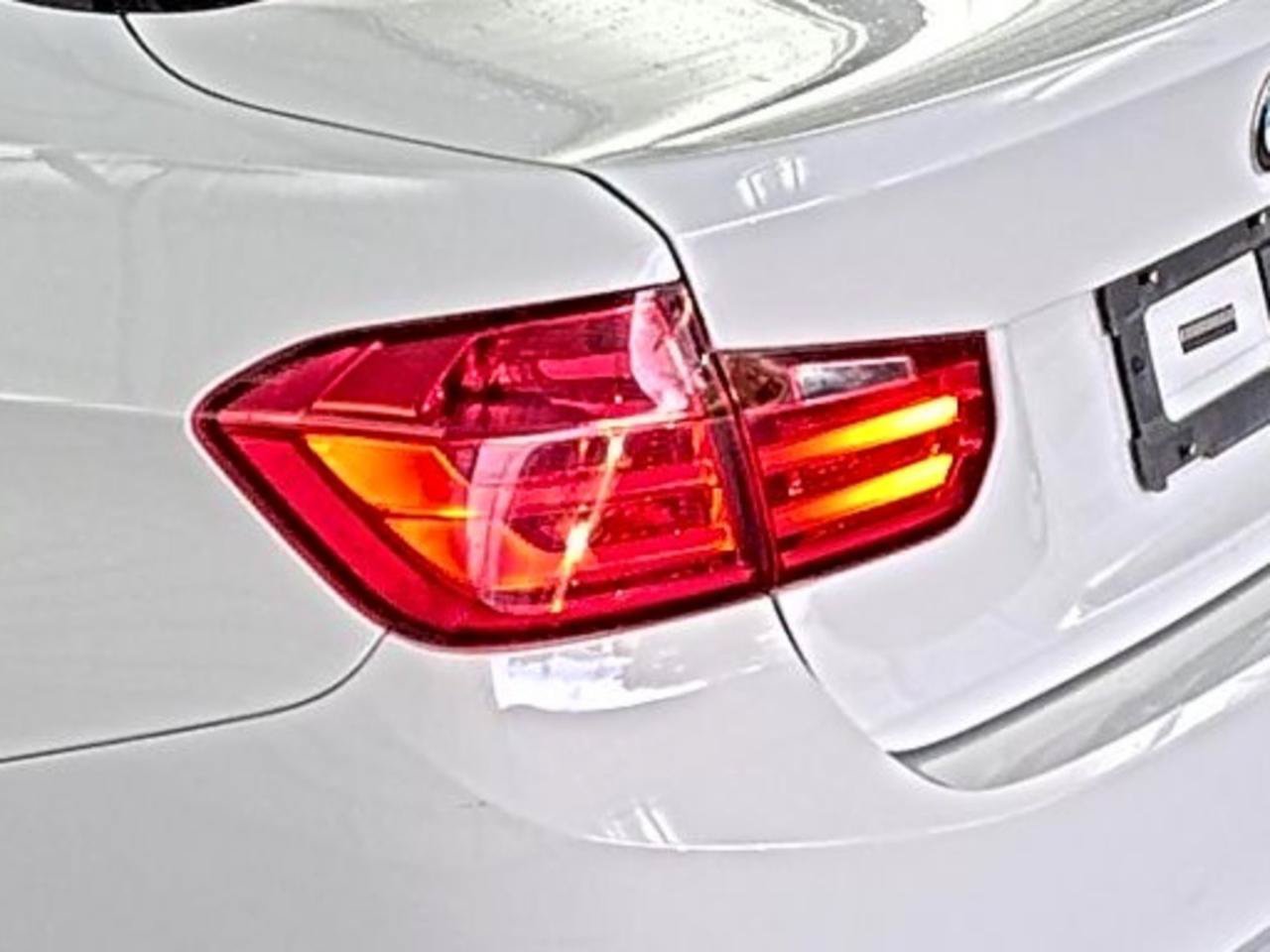 Used 2014 BMW 320i Sedan RWD image 9