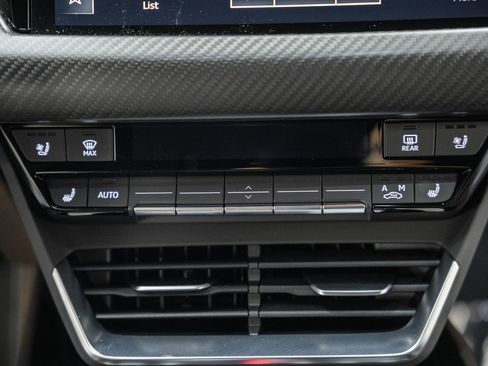 Used 2023 Audi RS e-tron GT w/ Carbon Performance Package image 29