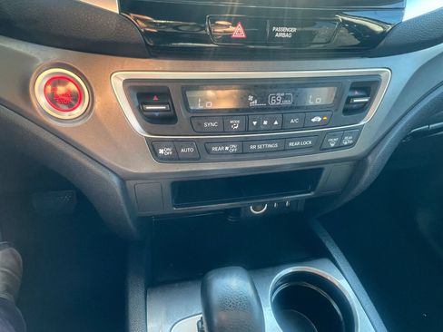 Used 2018 Honda Pilot EX image 25