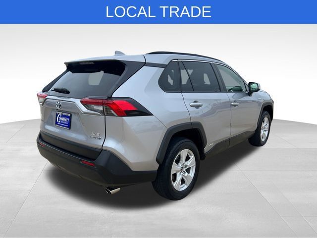 Used 2019 Toyota RAV4 XLE w/ Carpet Mat Package AWD/4WD image 6