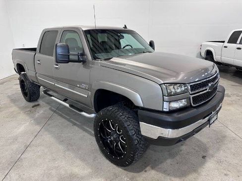 Used 2007 Chevrolet Silverado 2500 LT w/ Heavy-Duty Power Package image 5