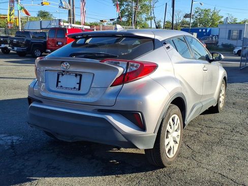 Used 2019 Toyota C-HR LE image 6
