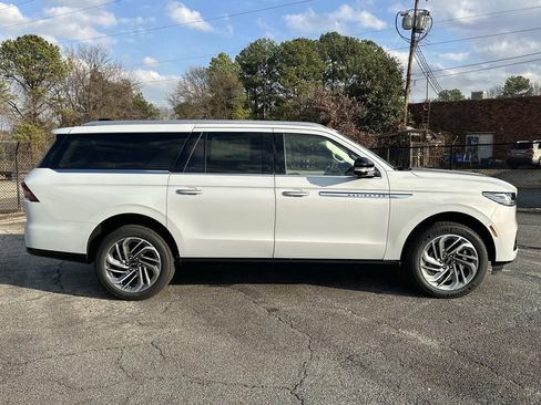 New 2026 Lincoln Navigator L Reserve image 8