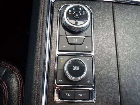 Used 2023 Ford Expedition Limited image 29