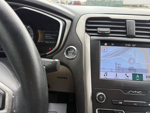 Used 2019 Ford Fusion SE image 31