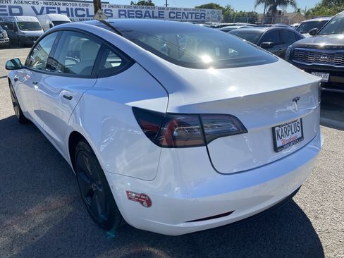 Used 2022 Tesla Model 3 Standard Range image 10