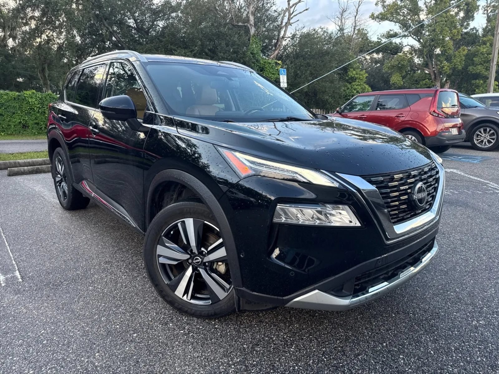 Used 2023 Nissan Rogue Platinum FWD image 6