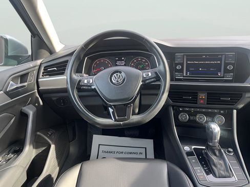 Used 2019 Volkswagen Jetta SE w/ Cold Weather Package image 21