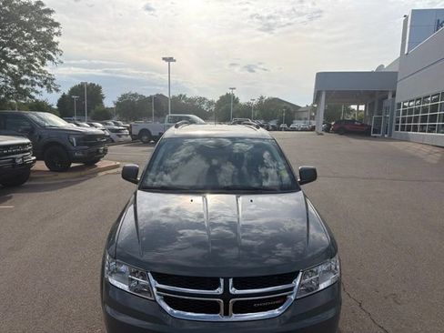 Used 2020 Dodge Journey SE FWD image 3
