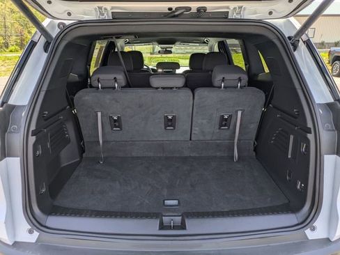 Certified 2025 GMC Acadia Elevation AWD/4WD image 29