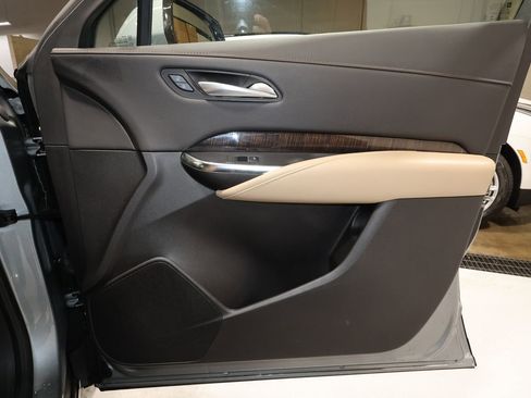 Certified 2025 Cadillac XT4 Premium Luxury image 18