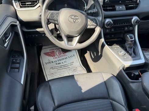 Used 2019 Toyota RAV4 XSE AWD/4WD image 7