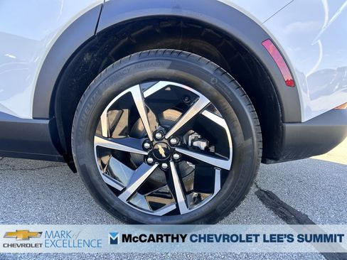 New 2026 Chevrolet Equinox EV LT image 10