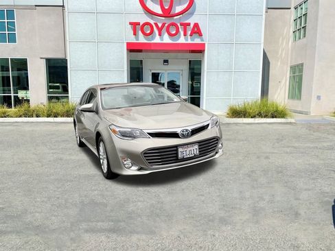 Used 2015 Toyota Avalon XLE Touring image 1