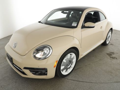 Used 2019 Volkswagen Beetle 2.0T image 3