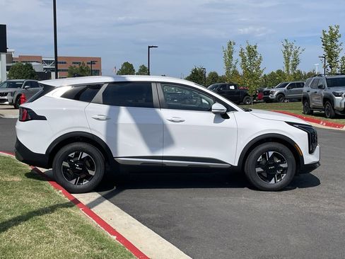 New 2026 Kia Sportage LX w/ LX Convenience Package image 9